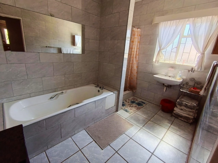 3 Bedroom Property for Sale in Albertinia Western Cape